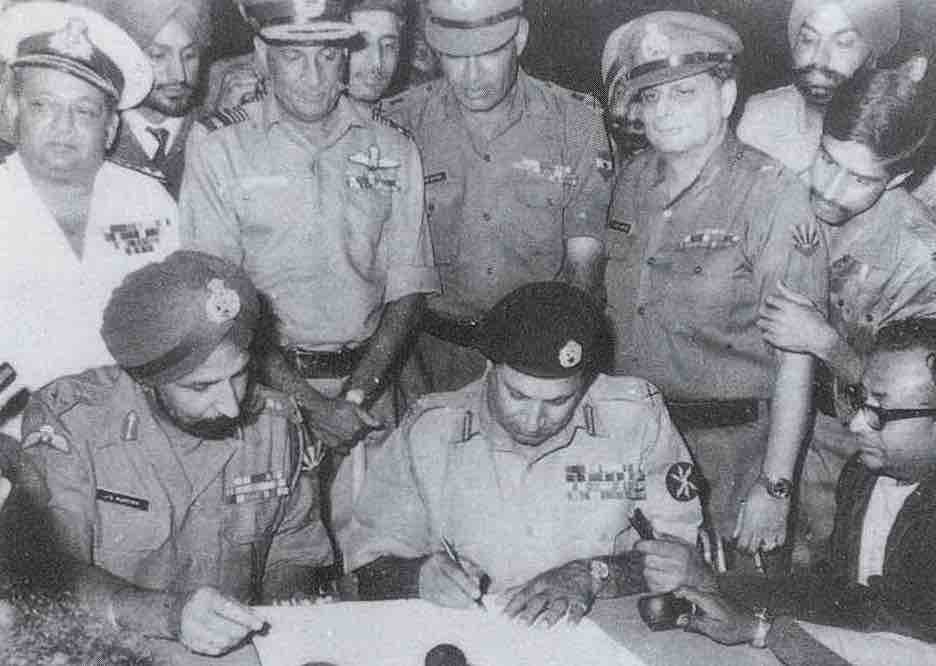 Bangladesh Liberation War - Surrender by General A.A.K Niazi in the presence of Lieutenant General Jagjit Singh Aurora