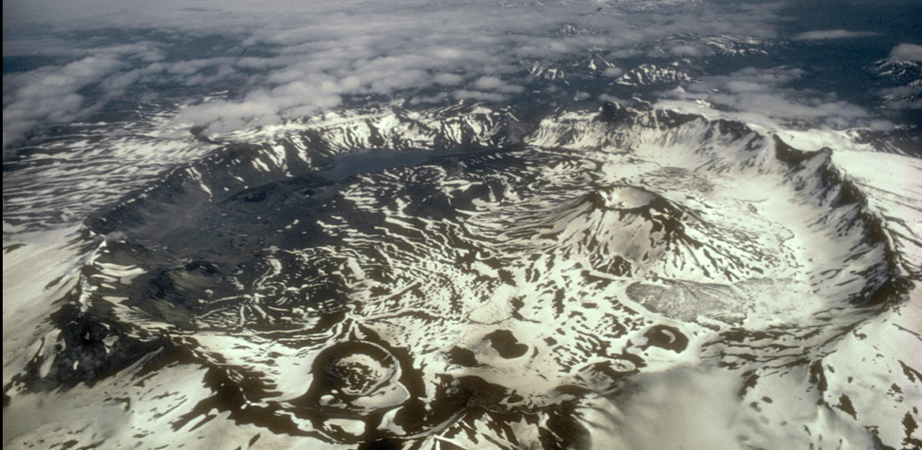 How are volcanoes formed: Aniakchak Caldera, Alaska